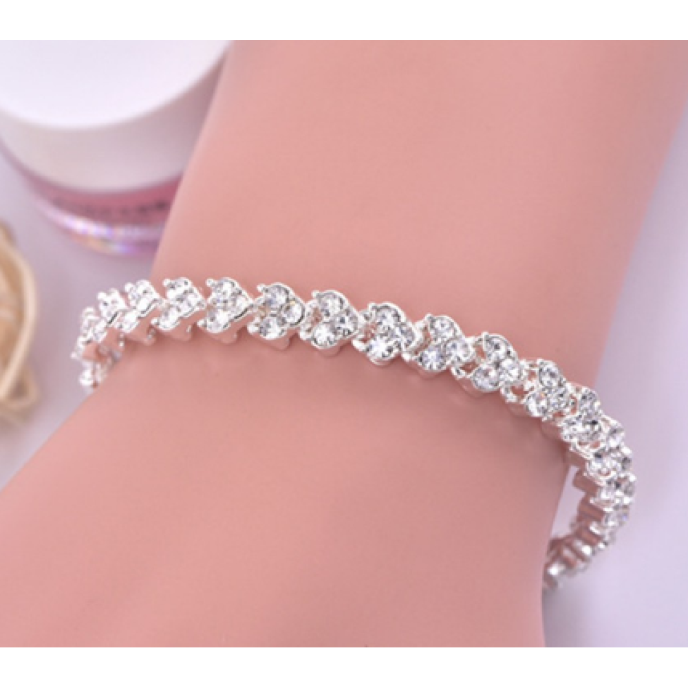 Женский браслет сердечком серебристый с белыми камешками Fashion Jewelry (II) 18971